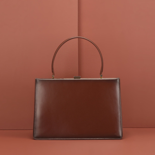 Fashion street shooting solid color large clip ladies bag 11